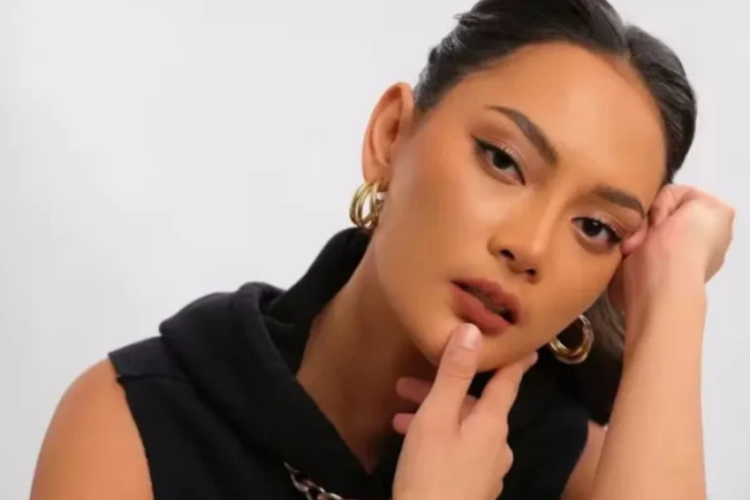Profil dan Biodata Erika Carlina, Aktris Viral Usai Umumkan Hamil 9 Bulan di Luar Nikah